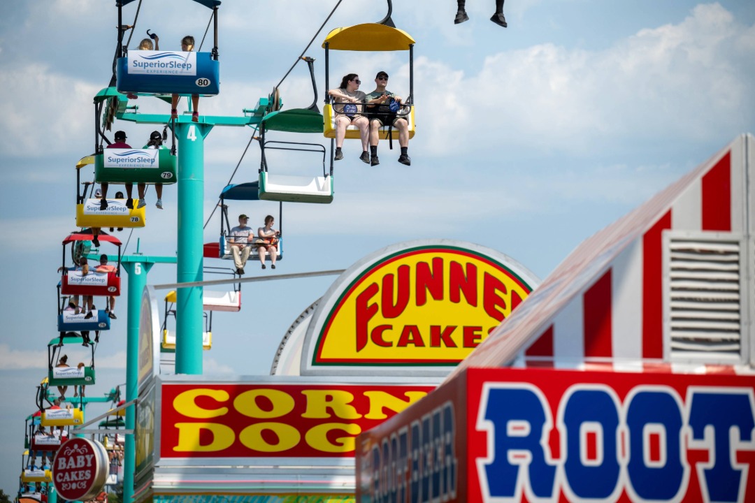 skyglider above food vendors