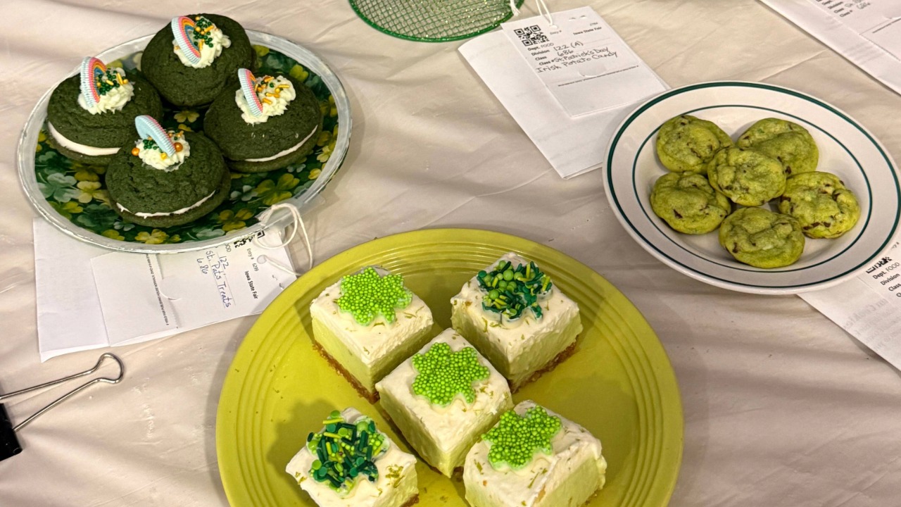 World’s Tallest Leprechaun St. Patrick’s Day Cookies Judging