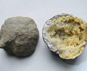 Image of a geode.