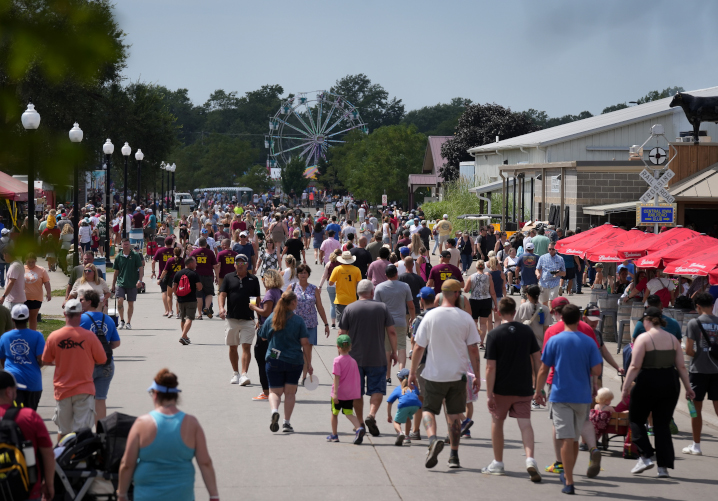 crowds gather on the grand concourse at the Iowa State Fair
