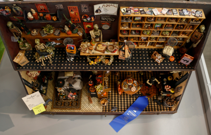 dollhouse miniatures in the cultural center