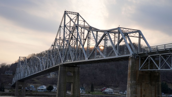 Black Hawk Bridge