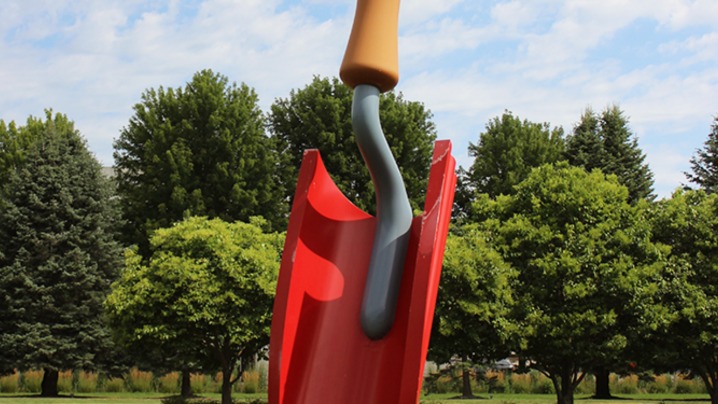 world's largest garden trowel