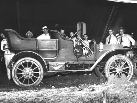 1909 Maytag Touring Car