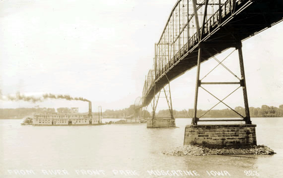 Riverboat in Muscatine, 1883