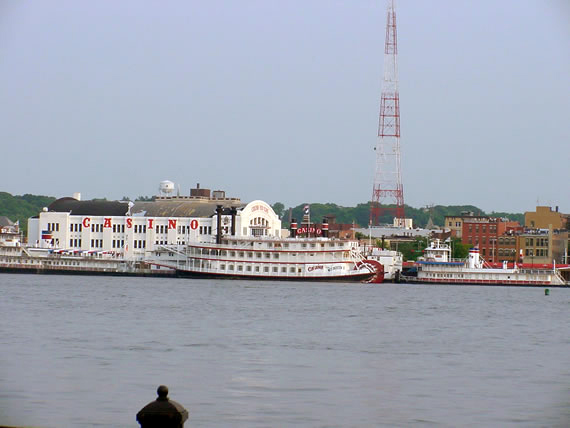riverboat casino marquette iowa