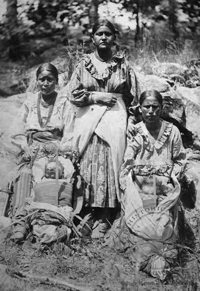 Sauk Women and Children, c 1880