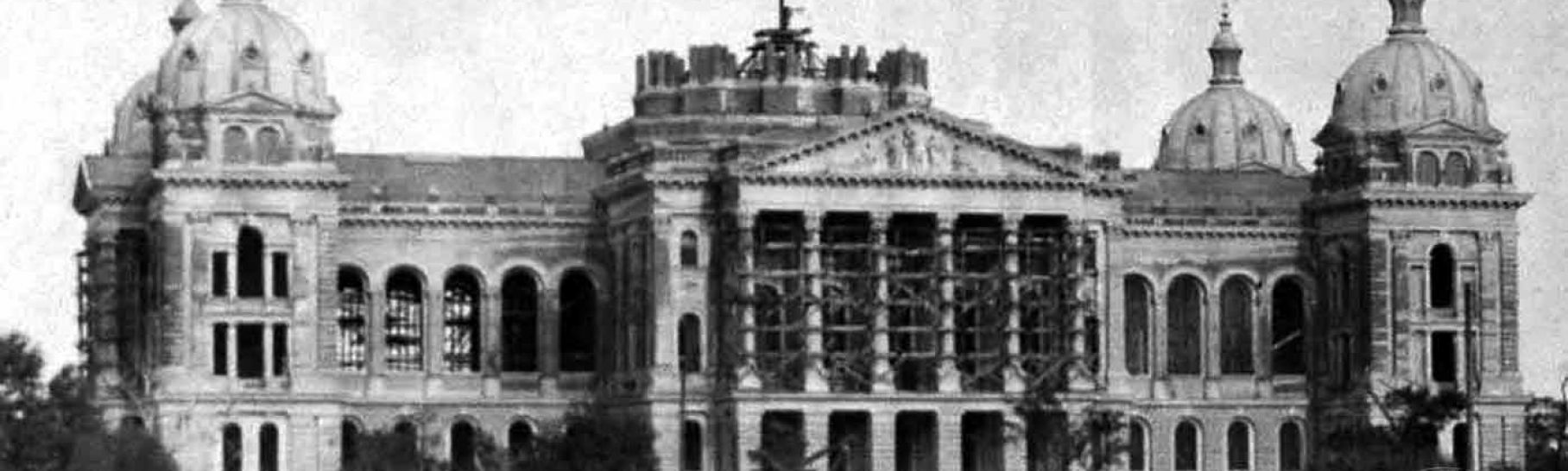 An 1880 view of the construction of the Iowa State Capitol in Des Moines.