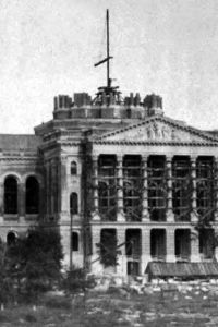 An 1880 view of the construction of the Iowa State Capitol in Des Moines.