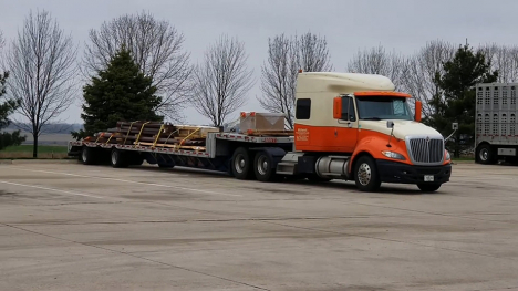 Image of a semi truck.