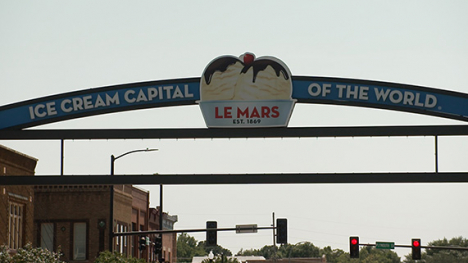 A banner over mainstreet of Le Mars, Iowa designating Le Mars as the ice cream capital of the world.