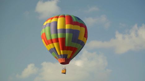 Hot air balloon racing episode for Greetings From Iowa