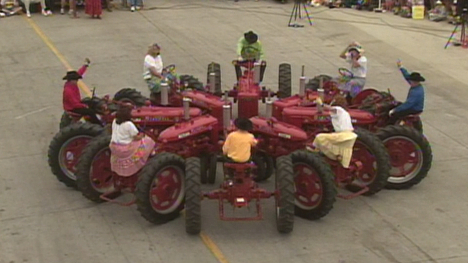 2001  Tractor Promenade