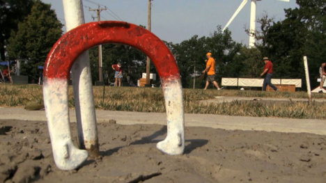 Horseshoe Pitching