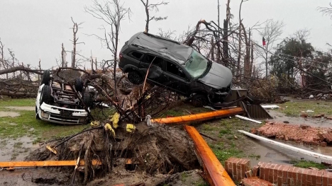 5033 cars destroyed by tornado