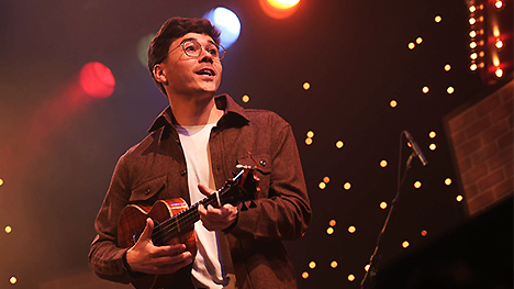 Andrew Hoyt performing on Studio 3 LIVE.