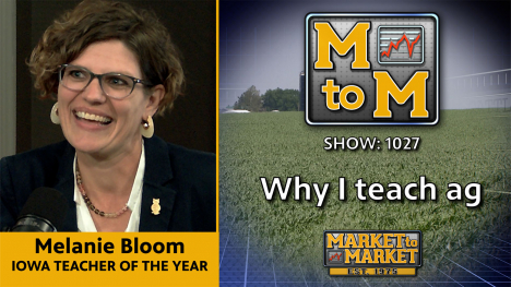 Melanie Bloom in studio