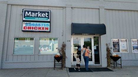 Local grocery store keeps small town alive